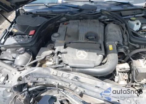 2013 Mercedes-Benz C 250 Luxury/Sport z USA, uszkodzony, nr VIN WDDGF4HB9DR261323